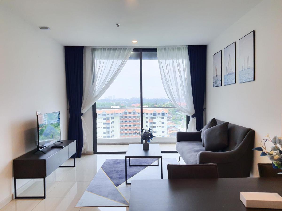 Ramada Suites By Wyndham The Straits Τζόχορ Μπάχρου Εξωτερικό φωτογραφία