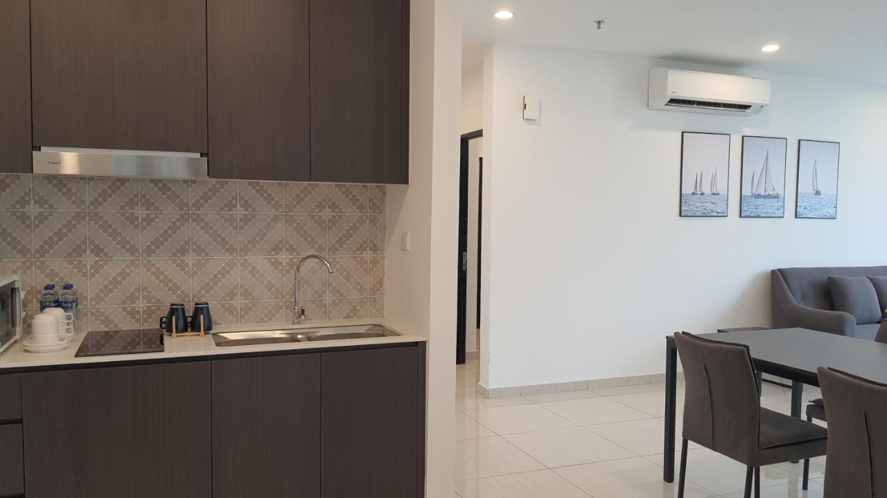 Ramada Suites By Wyndham The Straits Τζόχορ Μπάχρου Εξωτερικό φωτογραφία