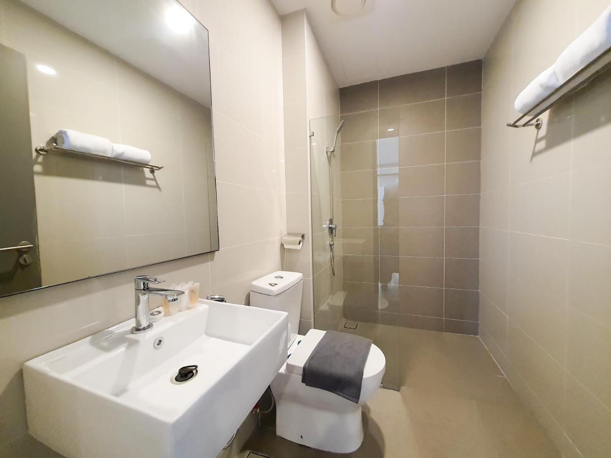 Ramada Suites By Wyndham The Straits Τζόχορ Μπάχρου Εξωτερικό φωτογραφία