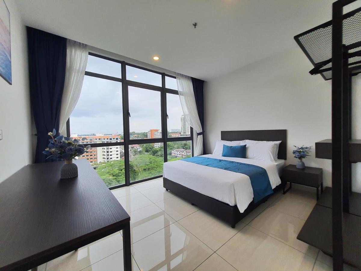 Ramada Suites By Wyndham The Straits Τζόχορ Μπάχρου Εξωτερικό φωτογραφία