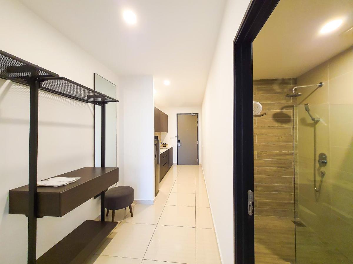 Ramada Suites By Wyndham The Straits Τζόχορ Μπάχρου Εξωτερικό φωτογραφία