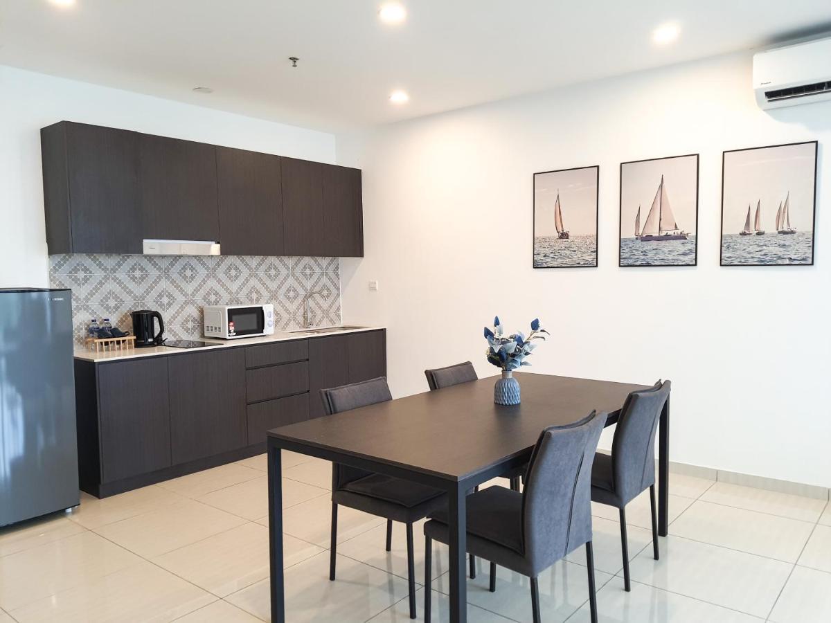 Ramada Suites By Wyndham The Straits Τζόχορ Μπάχρου Εξωτερικό φωτογραφία