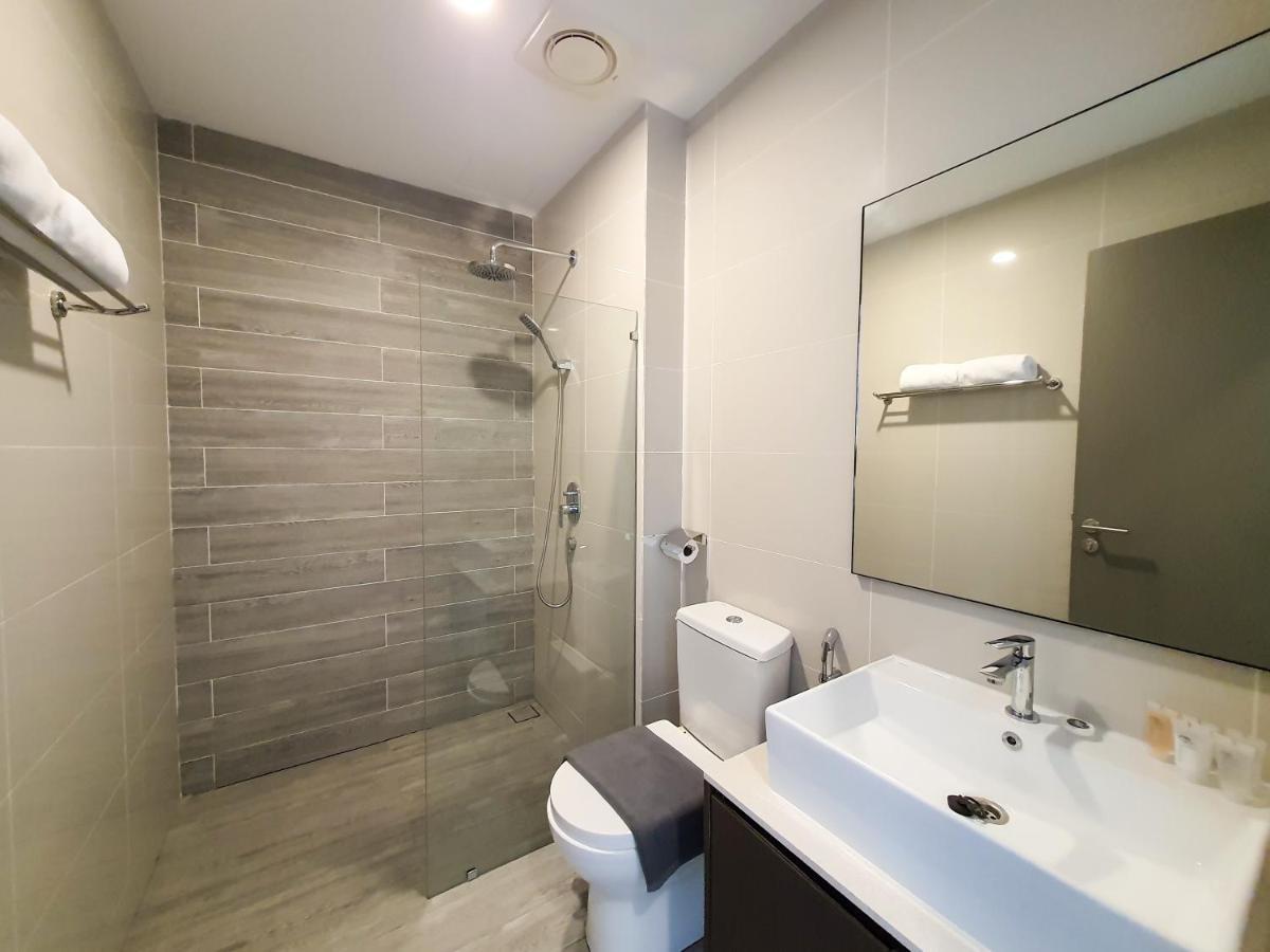 Ramada Suites By Wyndham The Straits Τζόχορ Μπάχρου Εξωτερικό φωτογραφία